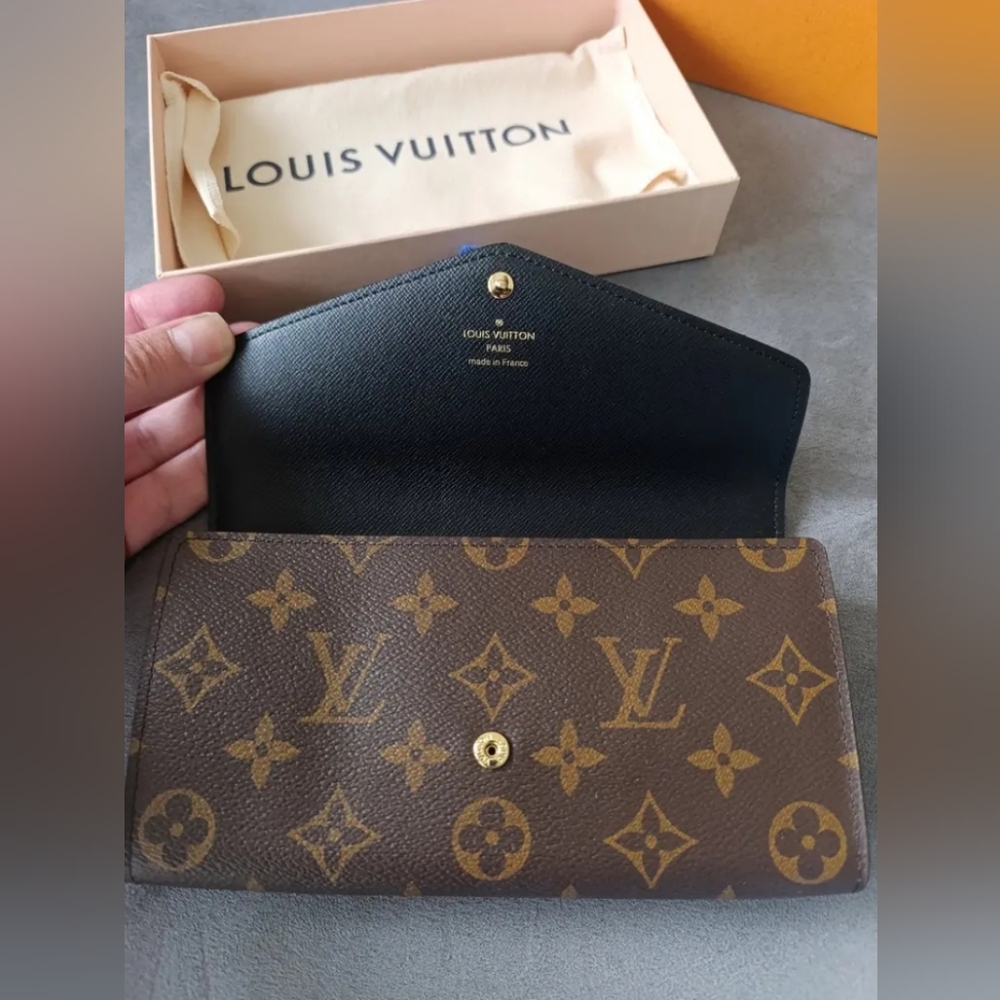 Louis Vuitton Monogram Sarah Wallet